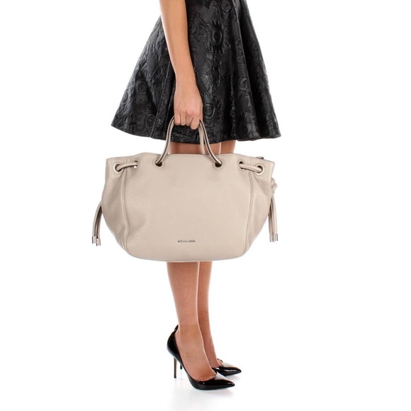 Michael Kors Dalia Large Shoulder Tote in Cement - Picture 2 of 15